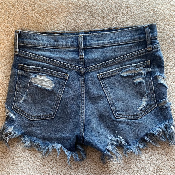 Gap- 3” Denim Gap Shorts, SIZE 26R - Picture 4 of 4